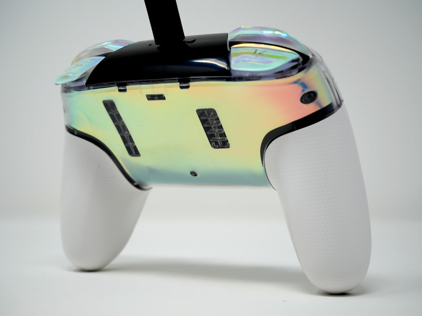 Opal and White ProGCC V3S Wired